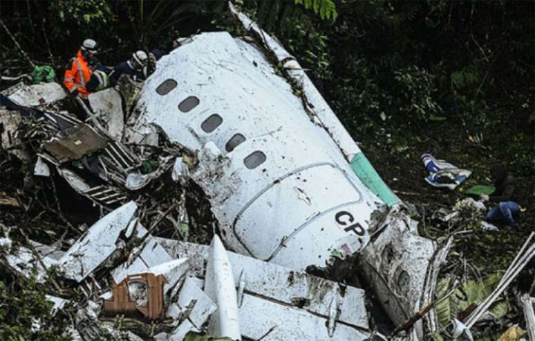 Avião da empresaLaMia levava a Chapecoense para a final da Sul-Americana 2016 (Foto: Raul Arboleda/AFP)