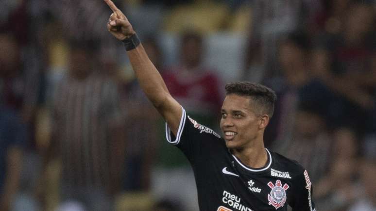 Pedrinho tem sido muito participativo com a camisa do Corinthians nesta rendimento (Foto: AFP)