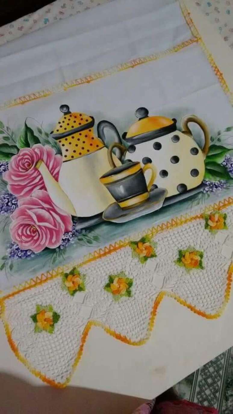 20. Pintura em pano de prato amarelo para cozinhas modernas – Por: Pinterest