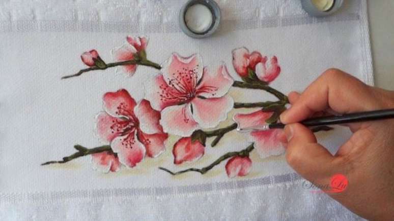 26. Escolha as cores que mais combinem com a sua cozinha para realizar a pintura em pano de prato &ndash; Por: Pinterest