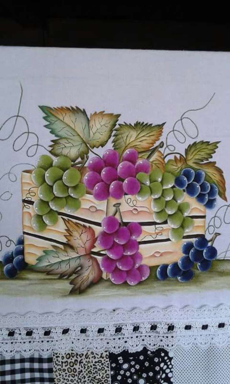 59. Pintura em pano de prato com uva  – Por: Pinterest
