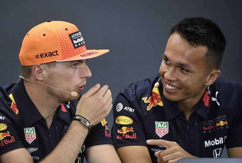 Albon diz que já aprendeu muito com Verstappen, apesar do pouco tempo juntos