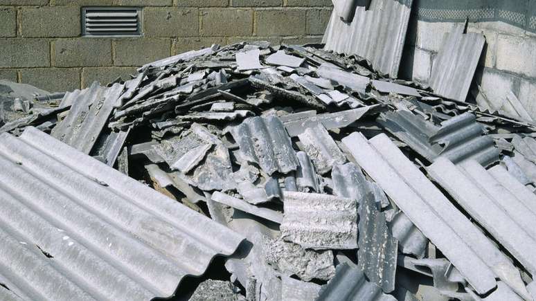 Amianto &eacute; banido em mais de 60 pa&iacute;ses, mas permitido R&uacute;ssia, Cazaquist&atilde;o e China, por exemplo