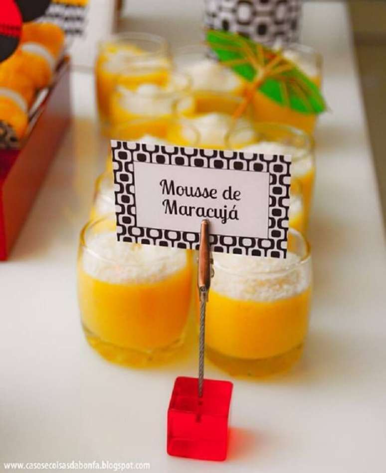 57. Sobremesa para festa feita com mousse de maracujá. Fonte: Guia Noiva Online