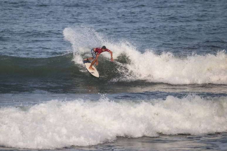 Ilha do Mel recebe etapa do Brasileiro de Surf
