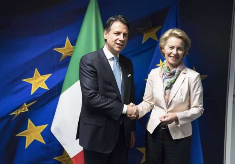 Giuseppe Conte se reúne com Ursula von der Leyen em Bruxelas