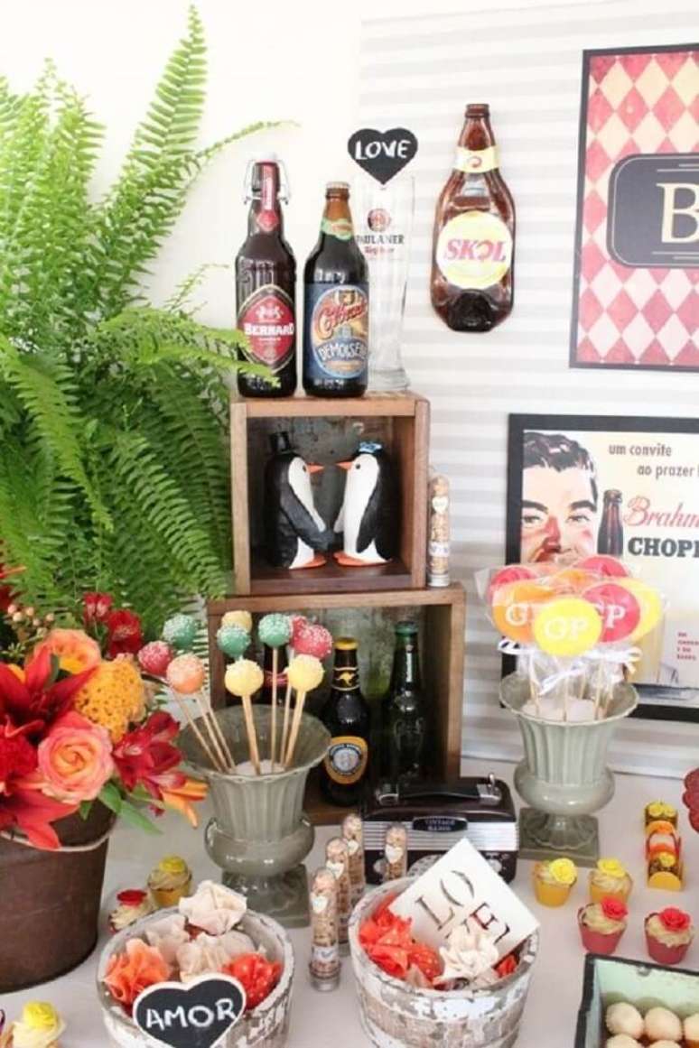 80. Ideia de como organizar uma mesa de guloseimas. Fonte: Pinterest