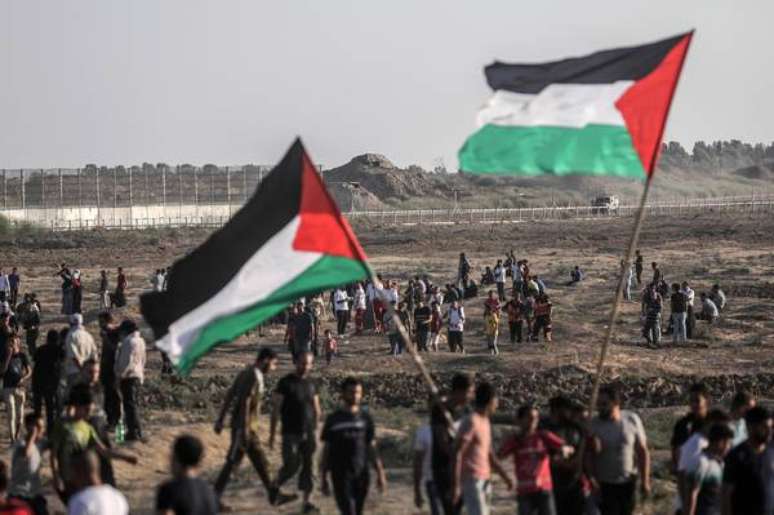 Palestinos protestam contra Israel na fronteira da Faixa de Gaza, em 6 de setembro