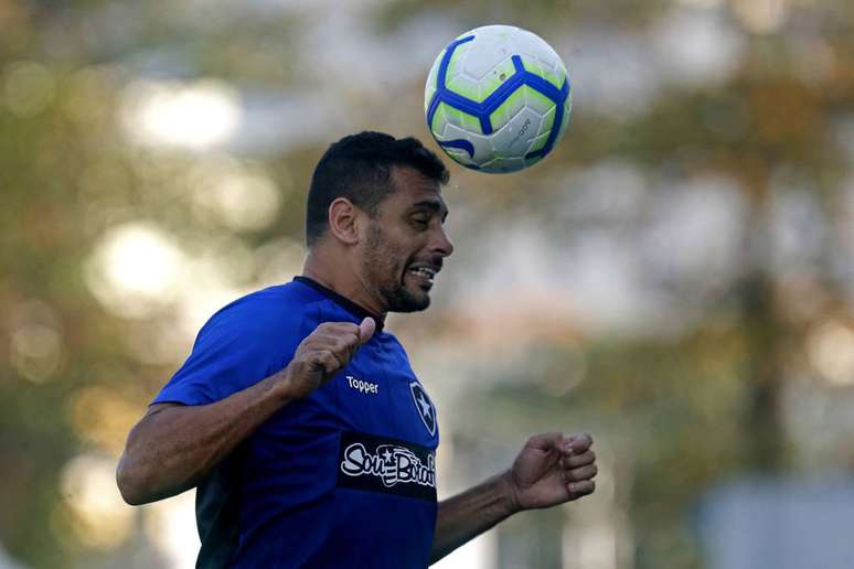 Diego Souza vibrou com a vitória do Fogão (Foto: Vitor Silva/Botafogo)