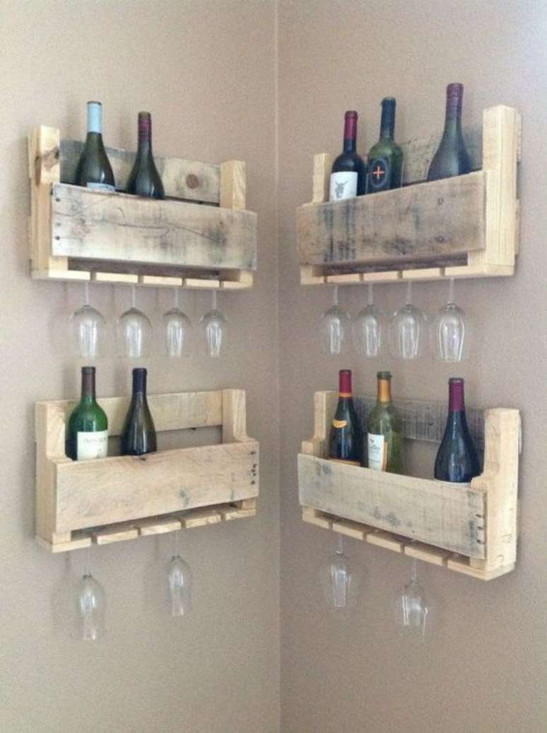 8. Barzinho de canto de parede rústico para guardar vinhos – Por: Easy Diy and Crafts