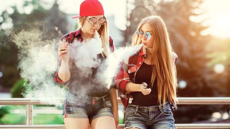 Um temor &eacute; que jovens que normalmente n&atilde;o se interessariam pelo cigarro tradicional sejam atra&iacute;dos pelo eletr&ocirc;nico