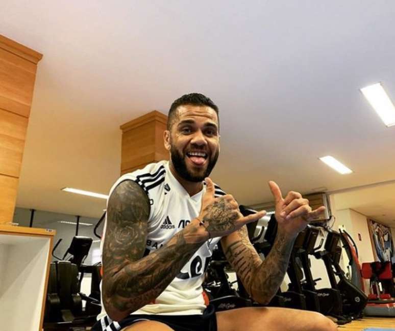 Daniel Alves trabalhou no CT da Barra Funda após desembarcar no Brasil (Foto: Reprodução/Instagram)