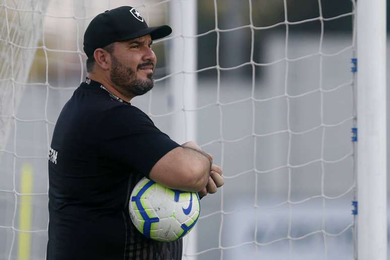 Eduardo Barroca não deve contar com novos jogadores no Botafogo até o final do ano (Foto: Vitor Silva/Botafogo)