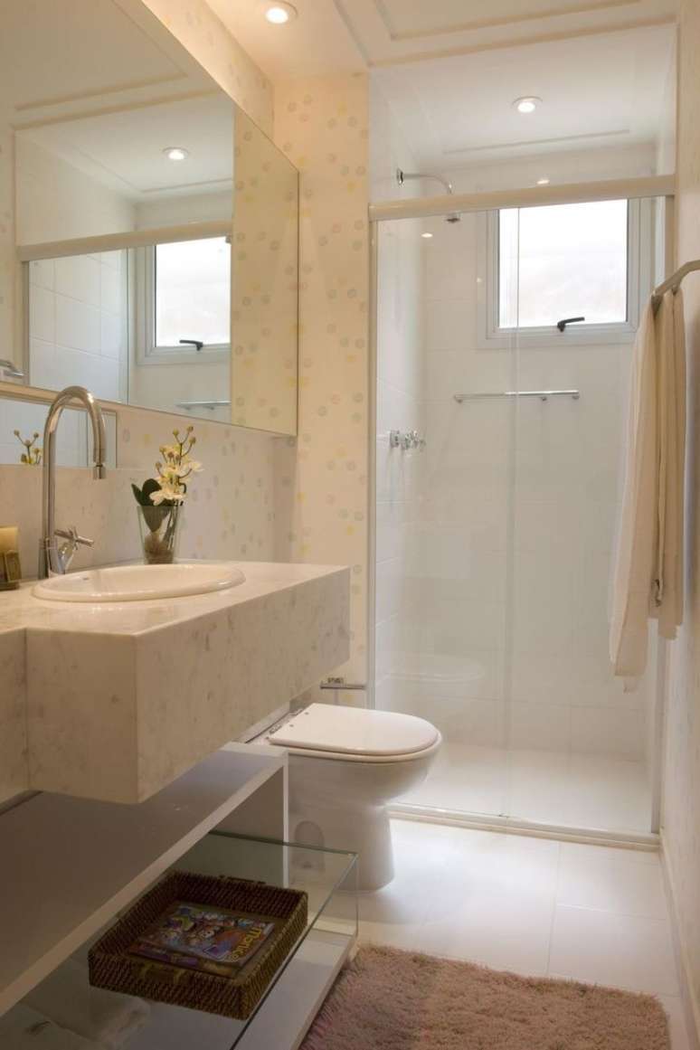 28. A janela para banheiro deve contribuir para o c&ocirc;modo inteiro. Projeto de Jana&iacute;na Leibovitch