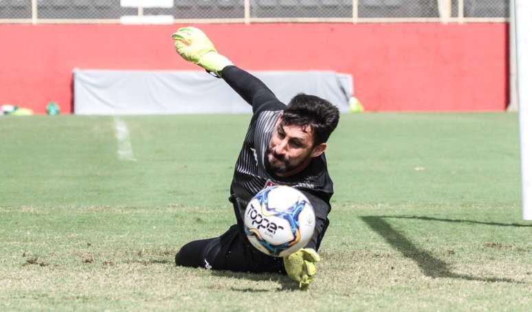 Martín Rodriguez volta ao time inicial (Foto: DIvulgação/EC Vitória)