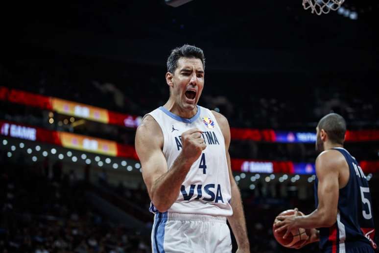 Luis Scola foi o destaque da vitória da Argentina sobre a França (Foto: FIBA)