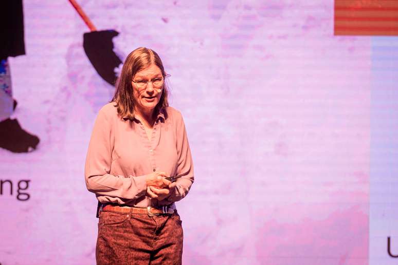 Barbara Oakley deu entrevista ao Terra