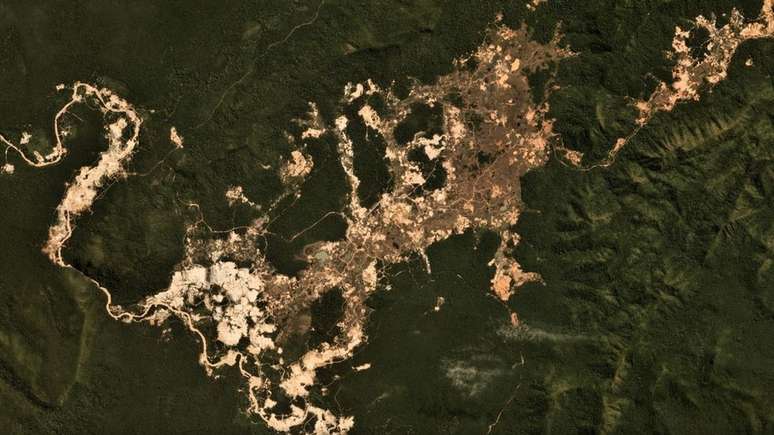 Garimpo ilegal de ouro na Terra Indígena Kayapó, no Pará; imagens de satélite mostraram aumento da atividade desde o início do governo Jair Bolsonaro