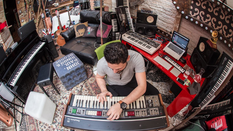 Ypulse, respons[avel pela pesquisa, diz que "parece" que a gera&ccedil;&atilde;o Z n&atilde;o tem g&ecirc;nero