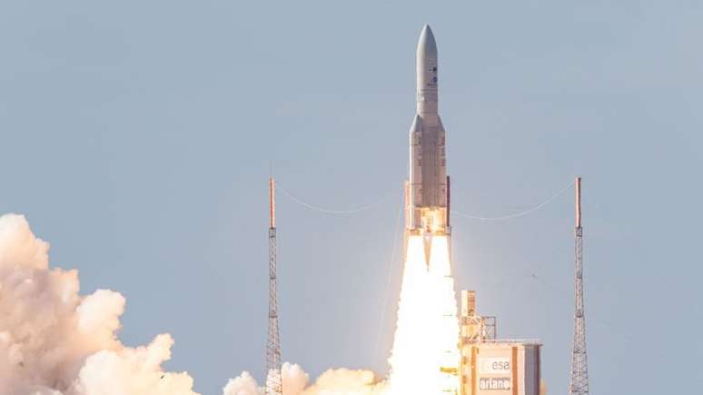 Um elevador espacial poderia dispensar o uso massivo de foguetes