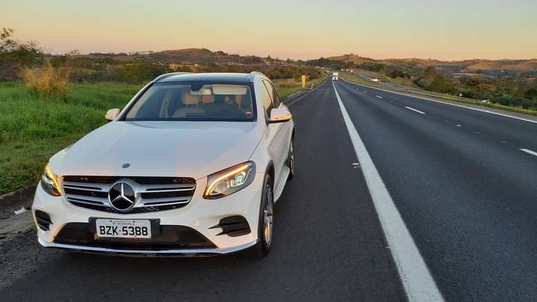 Na estrada, o Mercedes GLC 250 é um carro que não cansa.