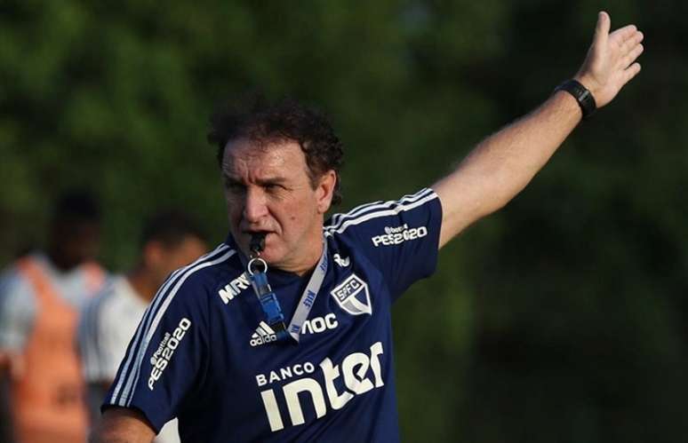 Cuca comandou o último treino do São Paulo antes de enfrentar o CSA (Foto: Rubens Chiri/saopaulofc.net)