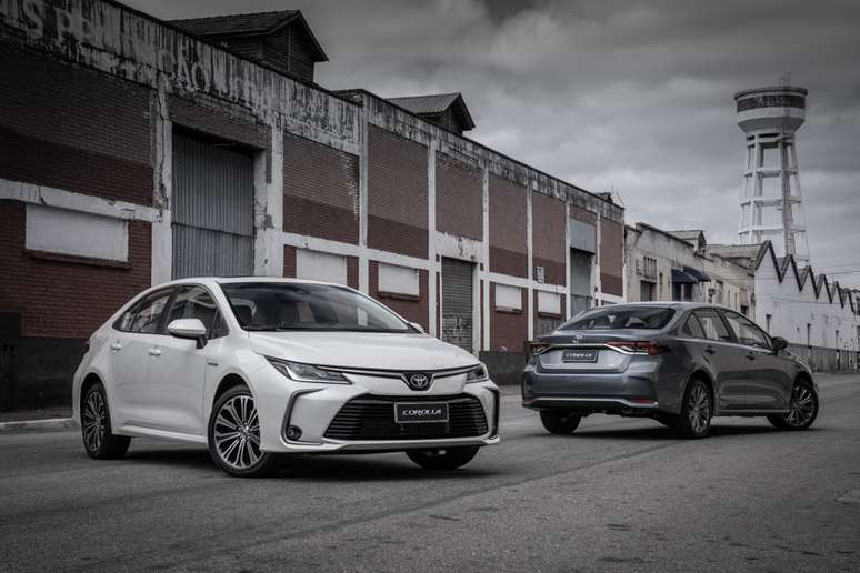 Novo Toyota Corolla: versões 1.8 híbrida e 2.0 flex