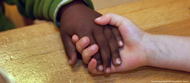 Classificação biológica de pessoas em raças é uma forma de racismo, defendem especialistas