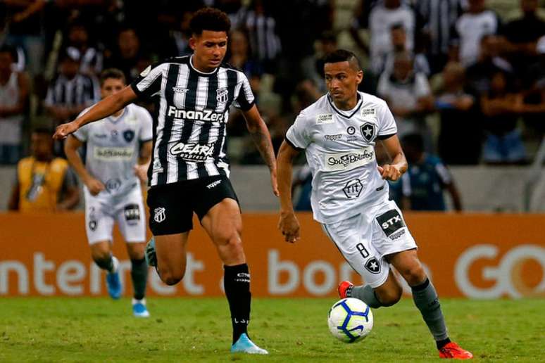 Meio-campo pouco produziu e Botafogo ficou no zero a zero (Foto: Vítor Silva/Botafogo)