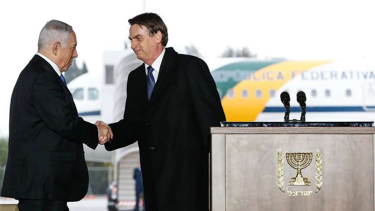 Bolsonaro e Netanyahu em Israel; brasileiro chegou a anunciar mudança de embaixada a Jerusalém, mas recuou
