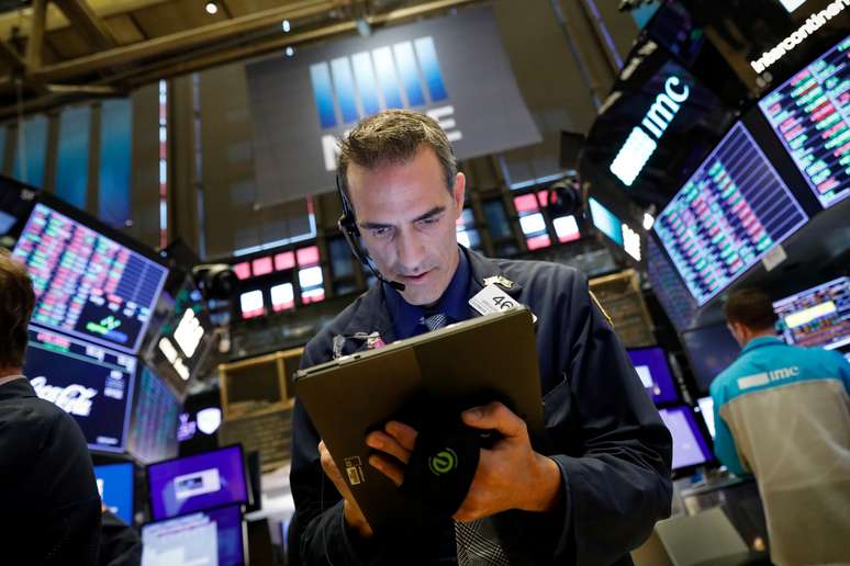 Operador trabalha na Bolsa de Nova York (NYSE), EUA
12/09/2019
REUTERS/Brendan McDermid