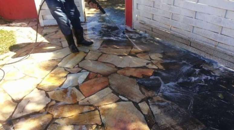 9. Como limpar pedra S&atilde;o Tom&eacute;. Fonte: Pinterest