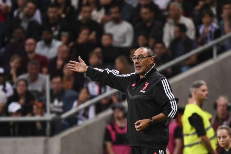 Sarri usou o fato de ter feito calor para justificar o empate da Juve com a Fiorentina (Foto: Jonathan Nackstrand / AFP)