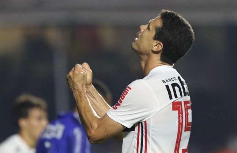 Jogadores e comissão técnica lamentaram perda de pontos em casa (Foto: Rubens Chiri/saopaulofc.net)