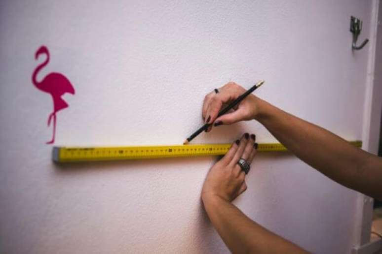 13. Aprenda como fazer stencil para pintura de parede – Por: Pinterest