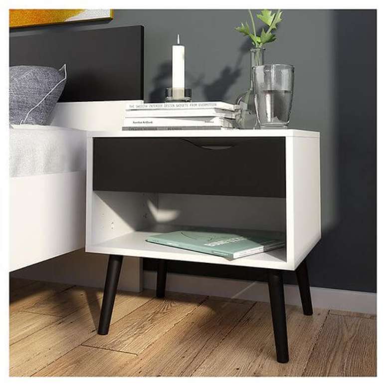 6. Criado mudo branco e preto estilo retr&ocirc; para quarto em tons de cinza &ndash; Por: Sodimac