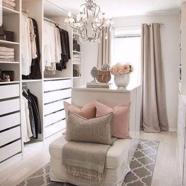 42. Decora&ccedil;&atilde;o para closet feminino de luxo &ndash; Foto: Sumcoco