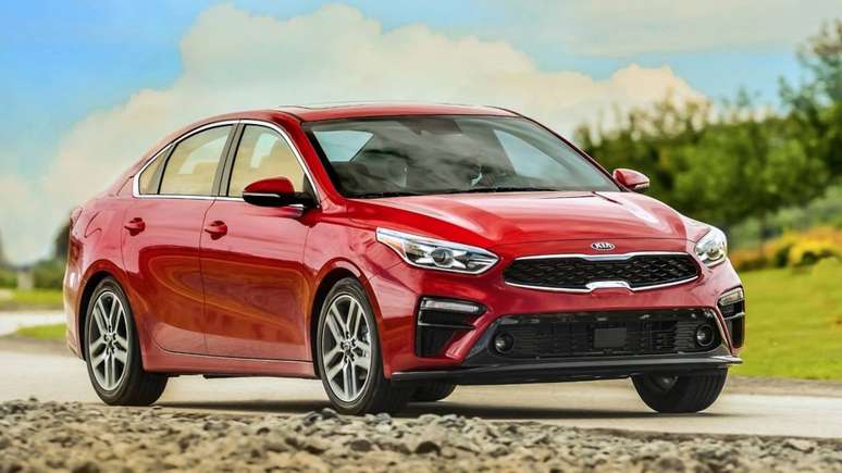 O visual do Cerato 2020 é inspirado no design do Kia Stinger.