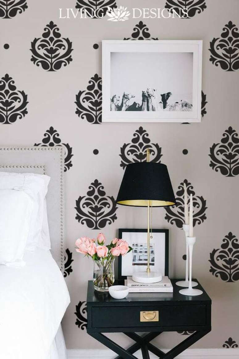 17. Quarto moderno com stencil para parede preto e branco – Por: Living Design