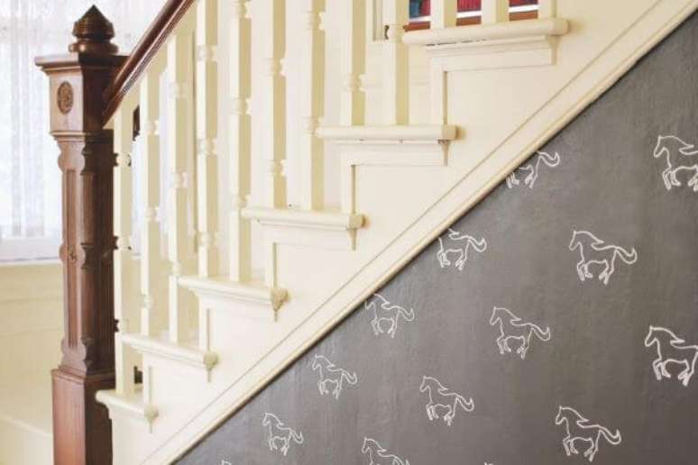 27. Veja como fazer stencil para parede com cavalos em casa – Por: Pinterest