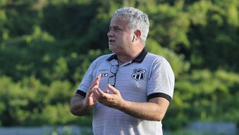 Marcelo Segurado, diretor de futebol do Ceará, pede mudanças na condução do árbitro de vídeo