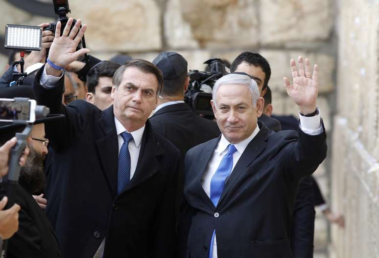 Presidente Jair Bolsonaro com o primeiro-ministro de Israel, Benjamin Netanyahu, no Muro das Lamentações, em Jerusalém