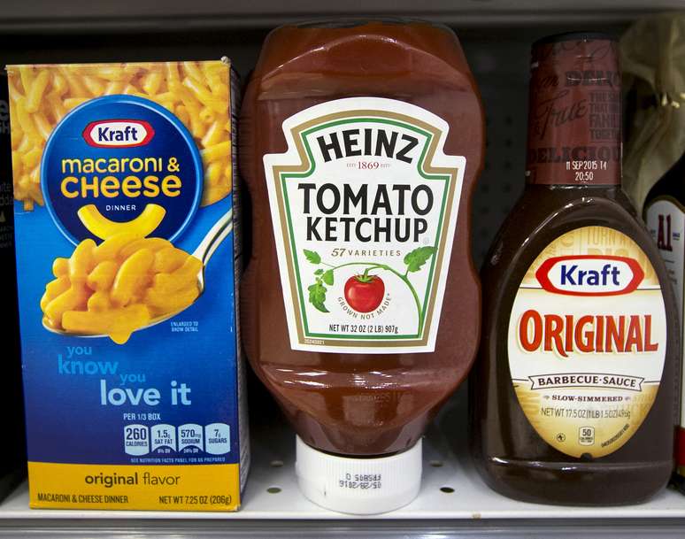 Produtos da Kraft Heinz na prateleira de um supermercado em Nova York. 25/5/2015.   REUTERS/Brendan McDermid/
