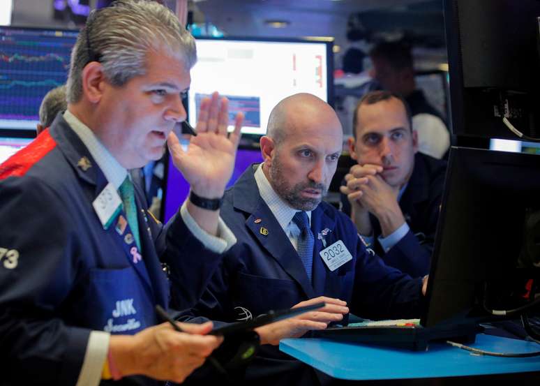 Operadores trabalham na Bolsa de Nova York (NYSE), EUA
17/09/2019
REUTERS/Brendan McDermid