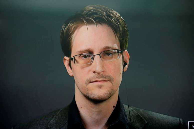Edward Snowden durante teleconferência 
14/09/2016
REUTERS/Brendan McDermid