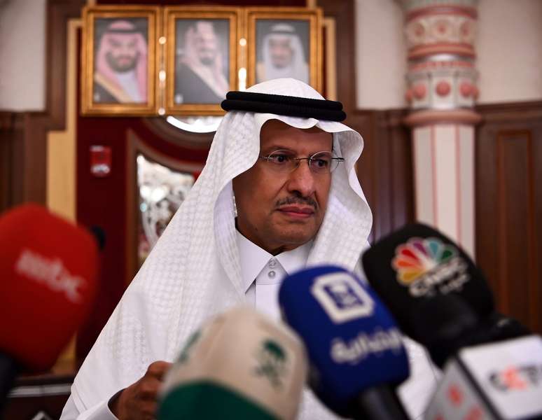 Ministro de Energia da Arábia Saudita, príncipe Abdulaziz bin Salman, durante entrevista coletiva em Jedá 
17/09/2019
REUTERS/Waleed Ali