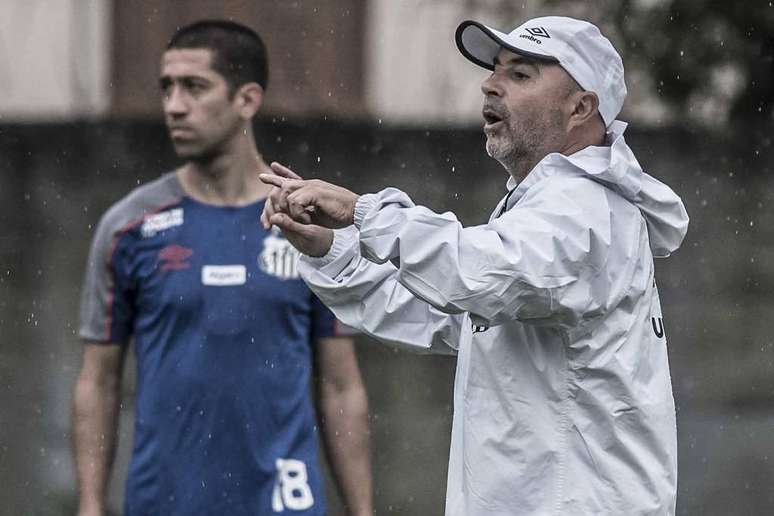 Sampaoli conta com Evandro para enfrentar o Grêmio (Ivan Storti/SFC)