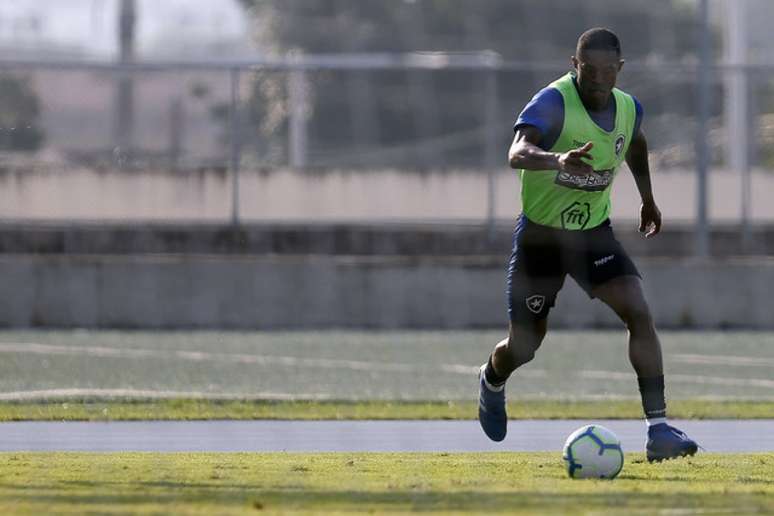 Marcelo foi titular nos últimos dois jogos (Foto: Vítor Silva/Botafogo)