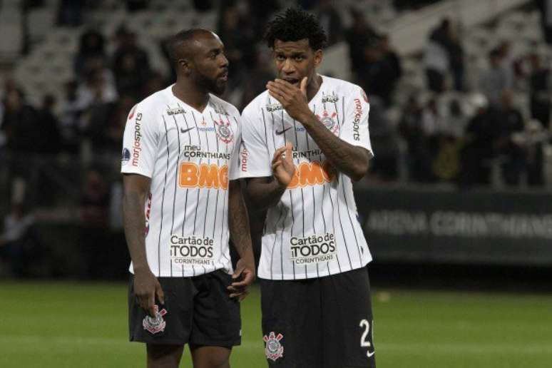 Manoel e Gil são titulares absolutos na zaga do Corinthians (Foto: Daniel Augusto Jr/Corinthians)