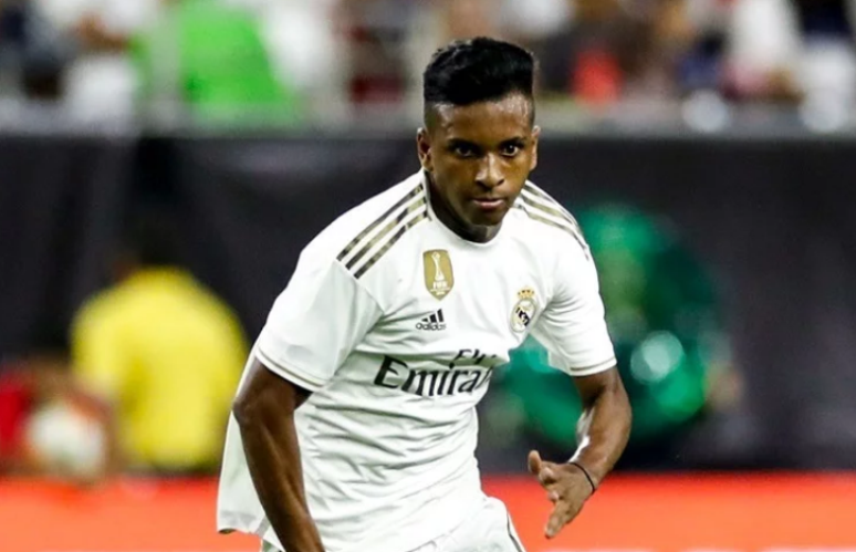 Rodrygo está entre os 19 jogadores chamados por Zidane para o confronto (Foto: Reprodução/Facebook)